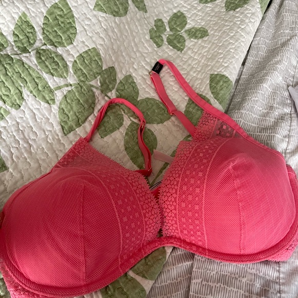 36D and C and medium sport bras - Picture 7 of 7